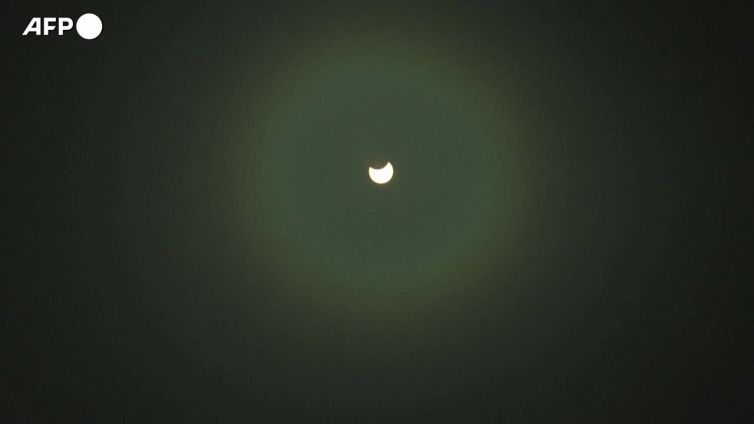 L'eclissi di sole vista da Gaza, anche una lastra va bene