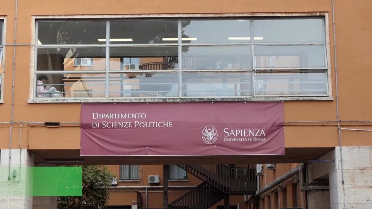 Scontri Sapienza, una studentessa: "Caduta mentre scappavo dalle manganellate"