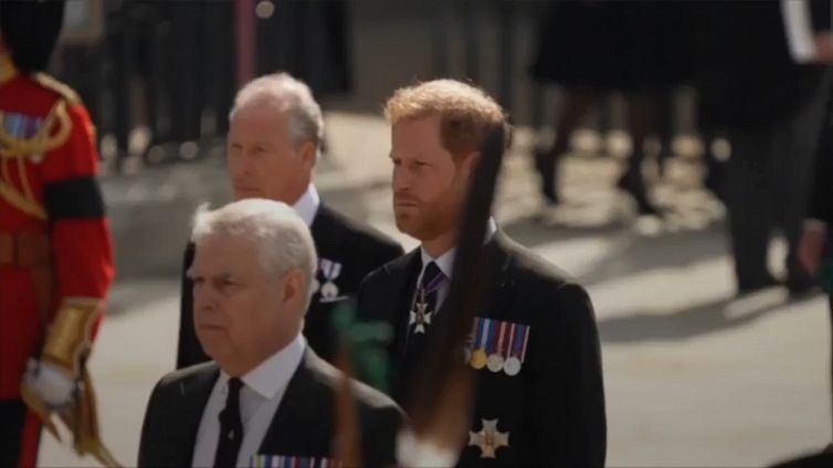 Principe Harry, l’autobiografia che fa tremare la royal family