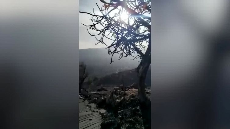 Canadair precipita e si schianta sull'Etna, il momento dell'impatto