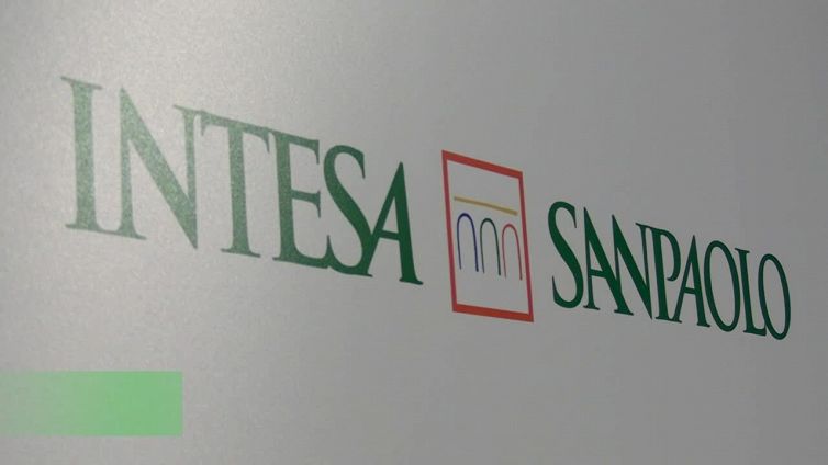 Intesa Sanpaolo: oltre 265mila beni donati a famiglie povere, dai vestiti ai giocattoli