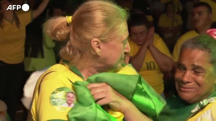 Brasile, lacrime e preghiere dopo la sconfitta di Bolsonaro