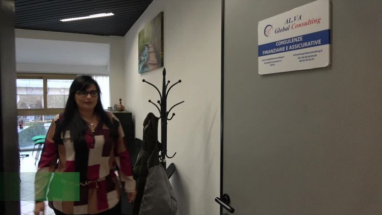 "Stiamo cercando il manager che vive in auto per dargli un lavoro"