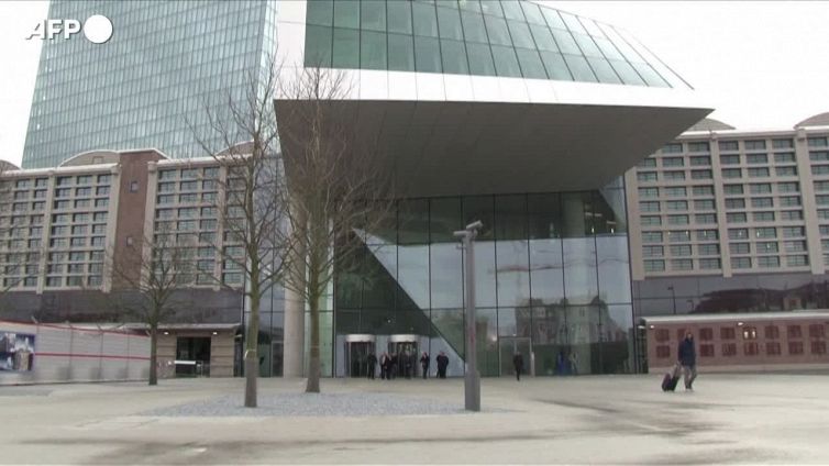 Bce e Bank of England, linea dura anche con recessione