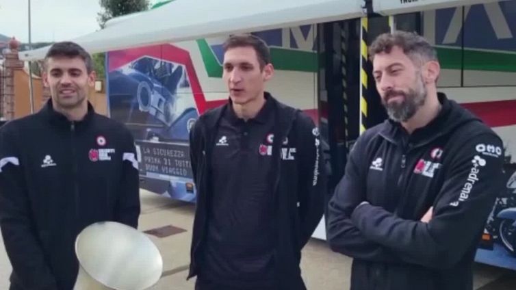 Sicurezza stradale, il "pullman azzurro" della polizia a Perugia e Viterbo