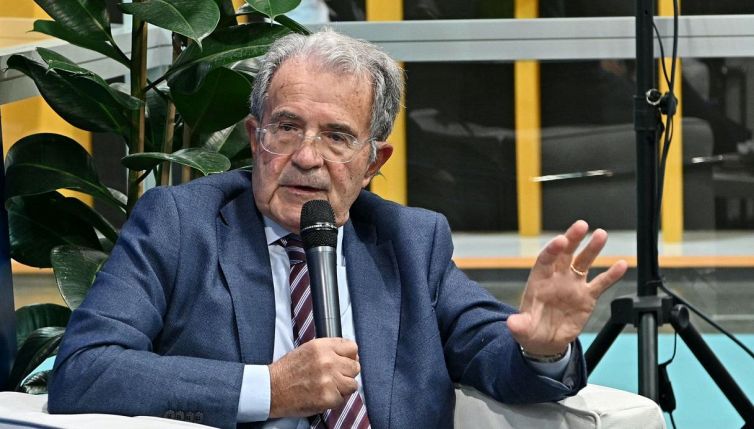 Romano Prodi, chi è il “Professore" ex presidente del Consiglio
