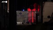 Poliziotto ucciso a coltellate a Bruxelles, investigatori sul luogo dell'aggressione