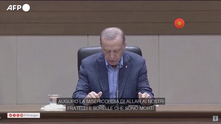 Istanbul, Erdogan: "Una donna ha avuto un ruolo nell'esplosione"