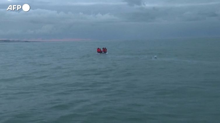 Accordo Francia-Gb sui migranti, si prova a blindare la Manica