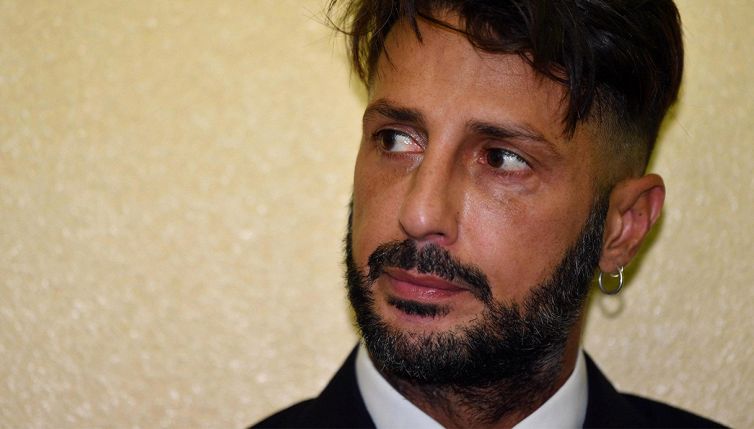 Chi è Fabrizio Corona, da Re dei Paparazzi al carcere