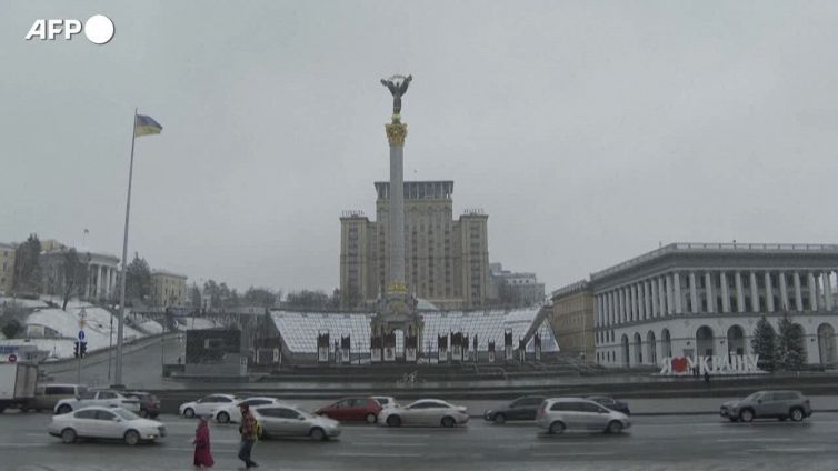 Kiev, la prima neve si posa su piazza Maidan