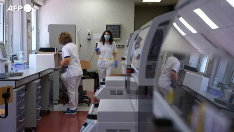 Schillaci: "Il Covid e' in fase endemica. Attenti come per l'influenza"