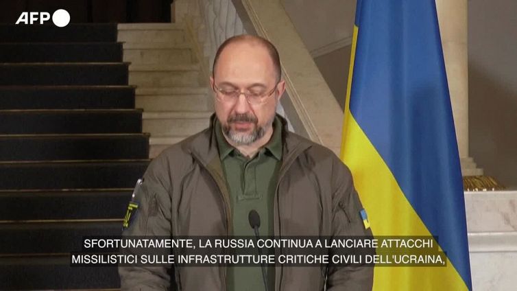 Ucraina, Kiev: "Quasi meta' del sistema elettrico del Paese fuori uso"