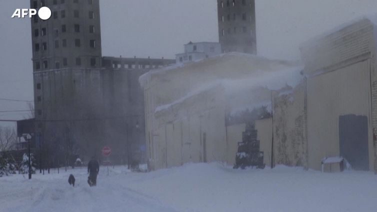 Tempesta di neve sullo Stato di New York, raggiunti quasi 2 metri