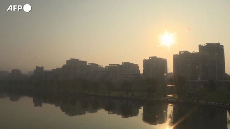 Kim presenta il super missile (ma sua figlia ruba la scena)