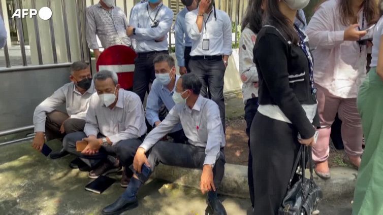 Indonesia, terremoto scuote l'isola di Giava: folla in strada a Giacarta