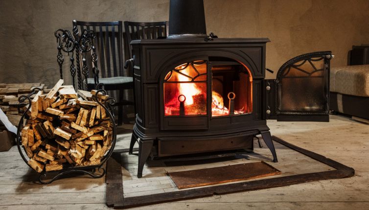 Riscaldamento, come risparmiare sui prodotti per la stufa