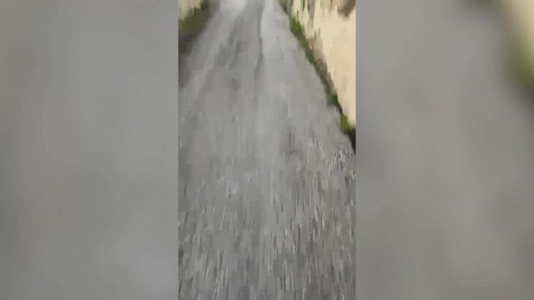 Maltempo sull'isola d'Ischia, frana a Casamicciola