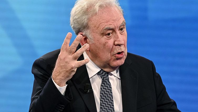 Michele Santoro: dalla televisione alla politica al servizio del Paese