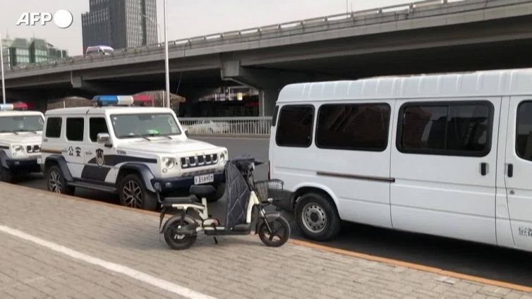 "Xi dimettiti", esplodono le proteste anti-covid in Cina