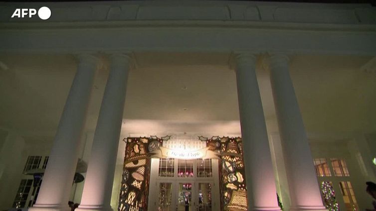 Alla Casa Bianca si accende il Natale, svelate le decorazioni