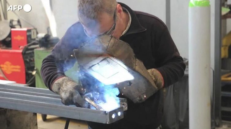 Industria, frenano i prezzi della produzione e cede il fatturato