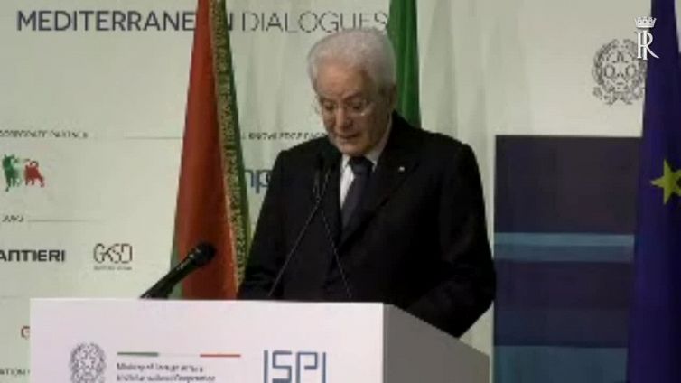 Migranti, Mattarella: "Gestione comune cruciale per l'Ue"