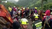 Colombia, una frana seppellisce una strada e un autobus a Pueblo Rico: almeno tre morti