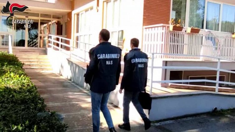 Sanita', i Nas scoprono 165 sanitari irregolari in ospedali e Rsa