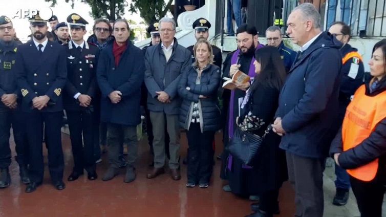Ischia, trovato l'ultimo corpo. "No a funerali solenni"