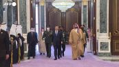 Arabia Saudita, il presidente cinese Xi Jinping incontra il principe ereditario