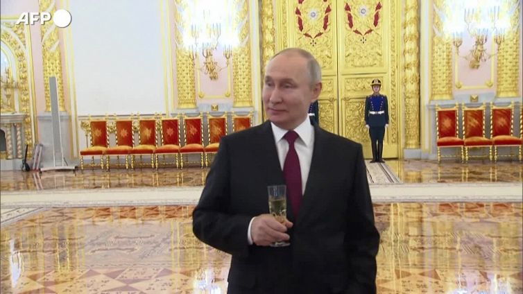 Putin: "Continueremo a colpire le reti e le infrastrutture energetiche ucraine"