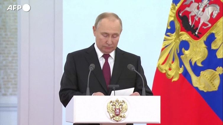 Ucraina, la vendetta di Putin: "Colpiremo ancora le reti energetiche"