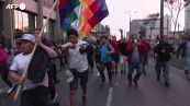 Peru', manifestanti scendono in strada per chiedere la liberazione di Castillo