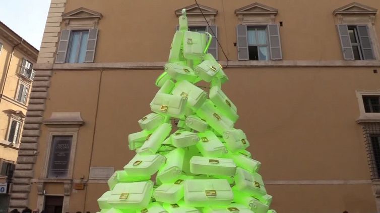 Natale, a Roma e' iniziata la caccia al regalo perfetto