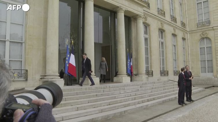 Ucraina, Brigitte Macron riceve all'Eliseo Olena Zelenska