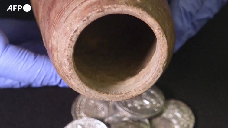 Israele, scoperte rare monete d'argento risalenti all'era precristiana