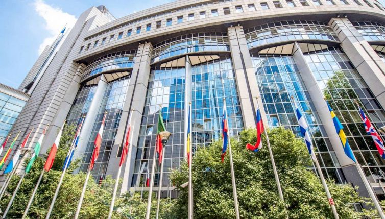 Qatargate, presunti casi di corruzione al parlamento Ue: cosa sappiamo