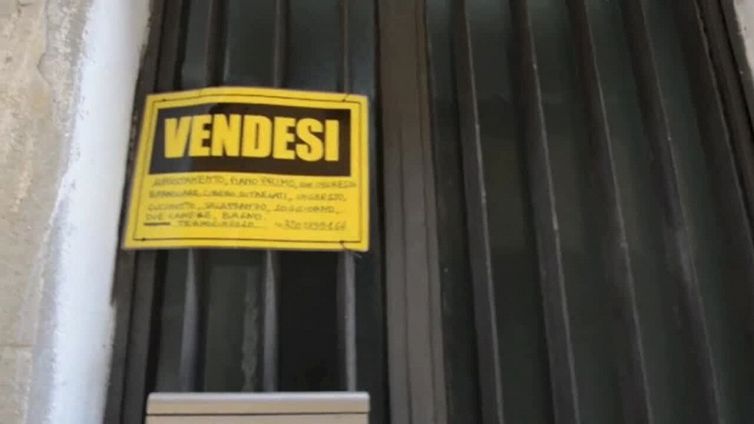 Rialzo dei tassi mutui a ottobre, frenano i depositi