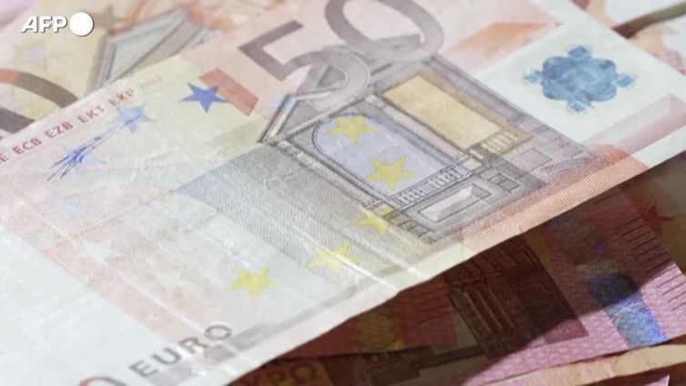 Il Parlamento Ue destituisce Eva Kaili da vicepresidente