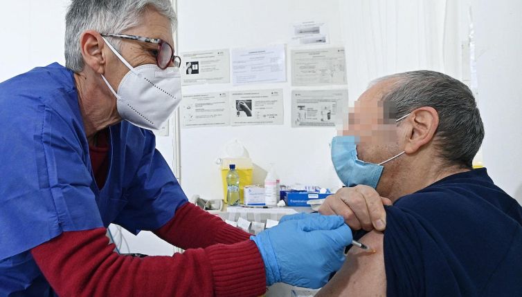 Vaccino contro il cancro di Moderna: la svolta medica con tecnologia a mRna