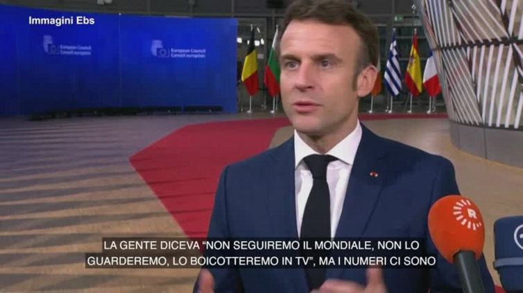 Qatar 2022, Macron difende la sua trasferta al seguito della nazionale francese
