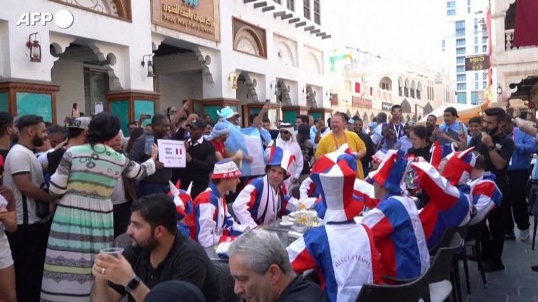 Qatar 2022, i tifosi di Argentina e Francia in trepida attesa per le vie di Doha