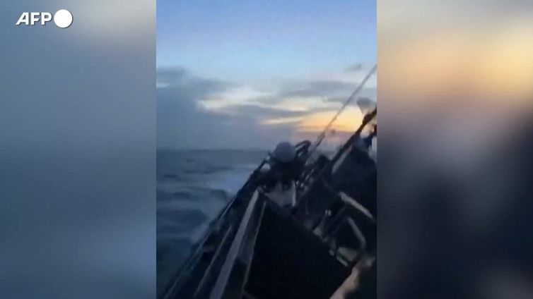 Thailandia, affonda una nave militare