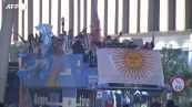 Qatar 2022, l'Argentina campione del mondo sfila per le strade di Doha