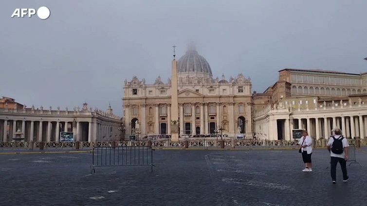 Il Papa: "Se malato andro' via, gia' firmate le eventuali dimissioni"