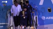 Qatar 2022, Messi e l'Albiceleste rientrano in Argentina con la Coppa del Mondo
