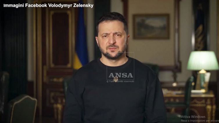 Zelensky: "Dolore, rovine e tombe sono il mondo russo"