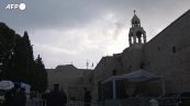 Natale, i turisti affollano la Chiesa della Nativita' di Betlemme