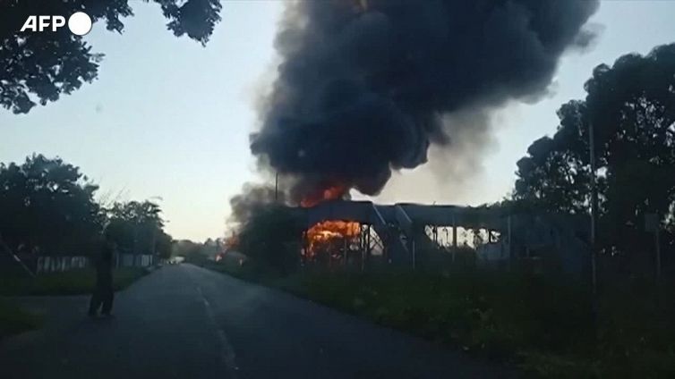Sudafrica, esplode un'autocisterna nei pressi di Johannesburg: almeno 15 morti